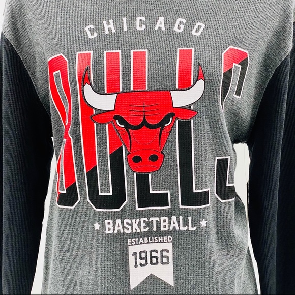 🎉Authentic NBA Chicago Bulls Long Sleeve ShirtA01 - Picture 2 of 7